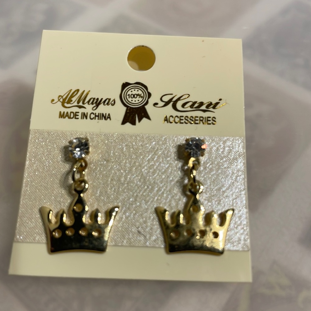 Crown gold earrings